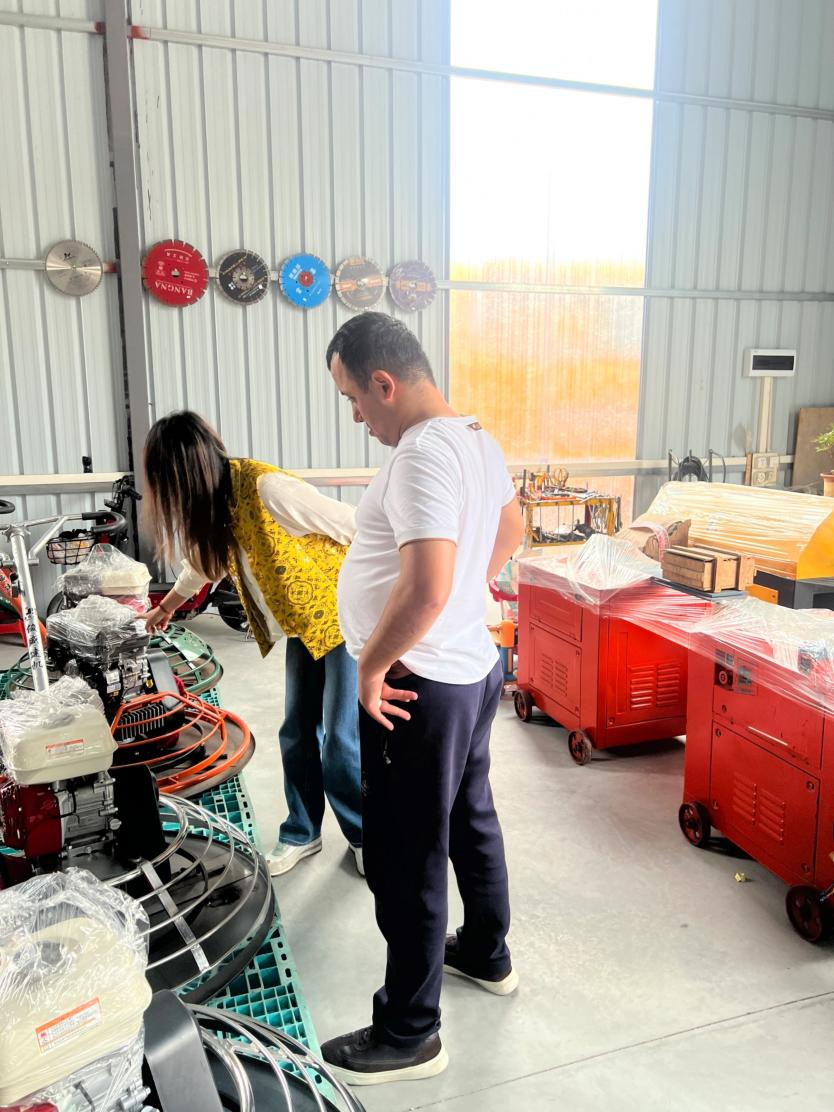 Globálni zákazníci sa hrnú do Guangzhou Cominting Trading Co., Ltd pred Canton Fair a zadávajú hlavné objednávky.